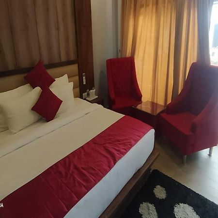 Shivaay Morex- A Vegetarian Hotel ダラムシャーラー エクステリア 写真