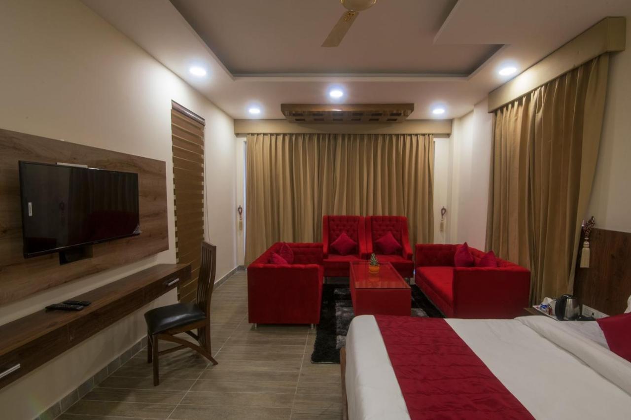 Shivaay Morex- A Vegetarian Hotel ダラムシャーラー エクステリア 写真