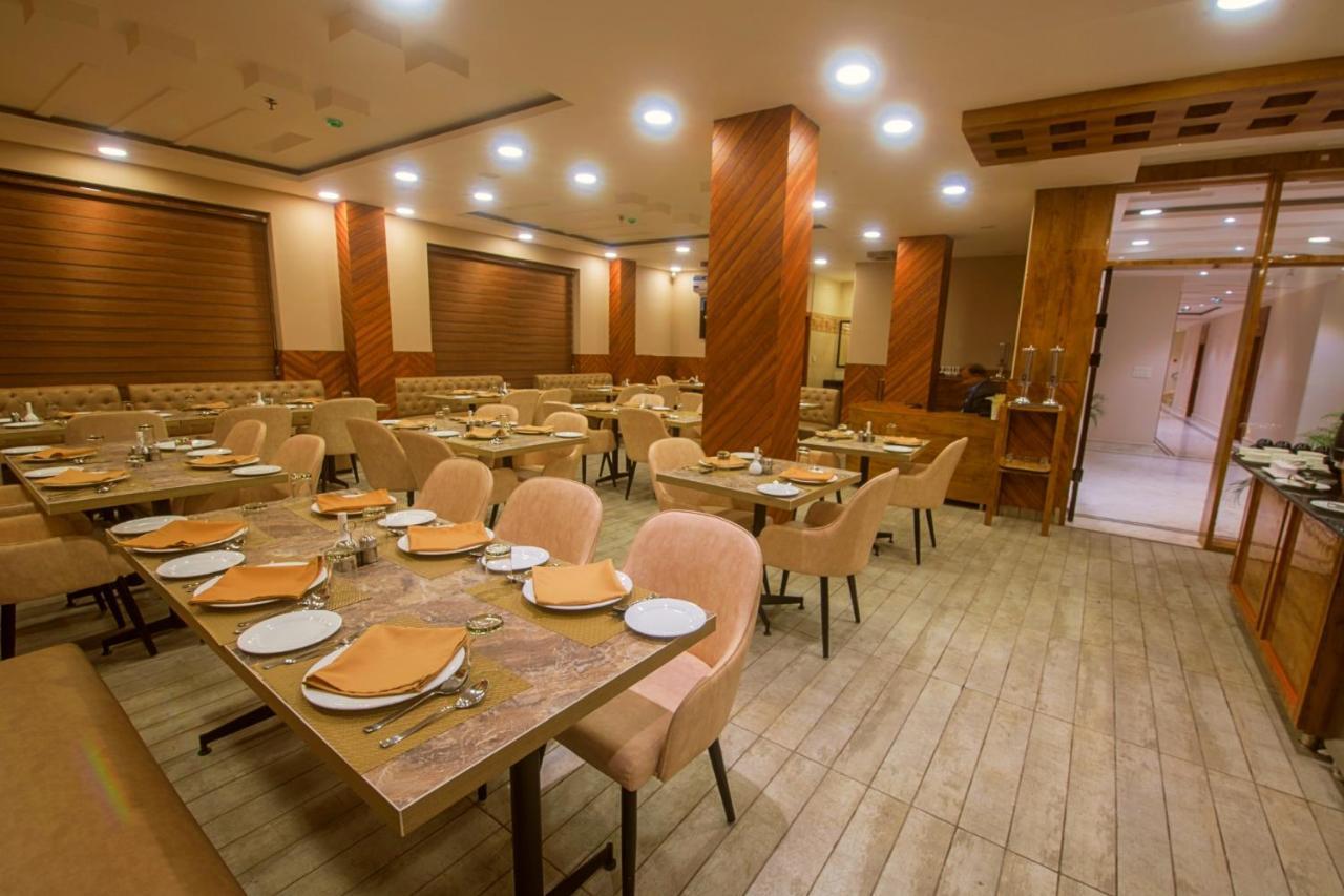 Shivaay Morex- A Vegetarian Hotel ダラムシャーラー エクステリア 写真