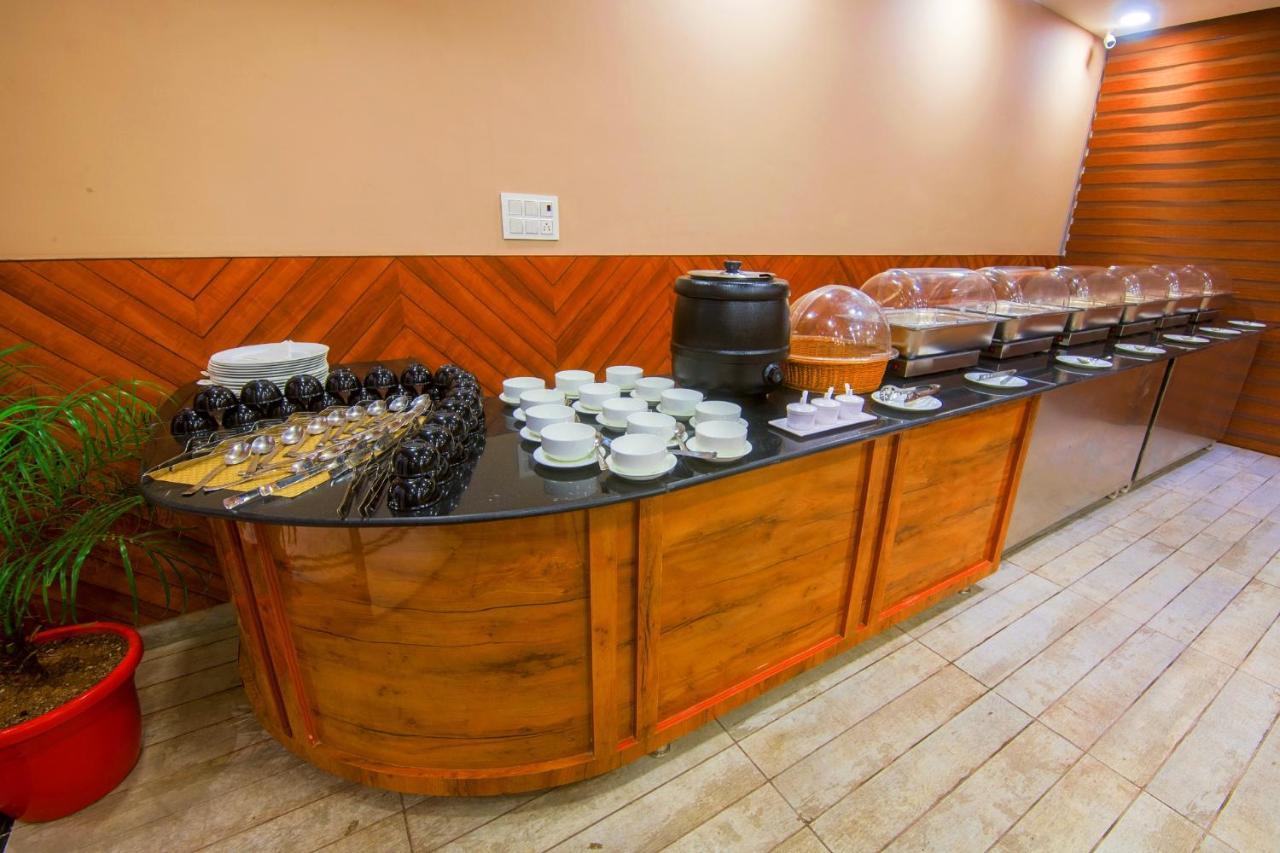 Shivaay Morex- A Vegetarian Hotel ダラムシャーラー エクステリア 写真